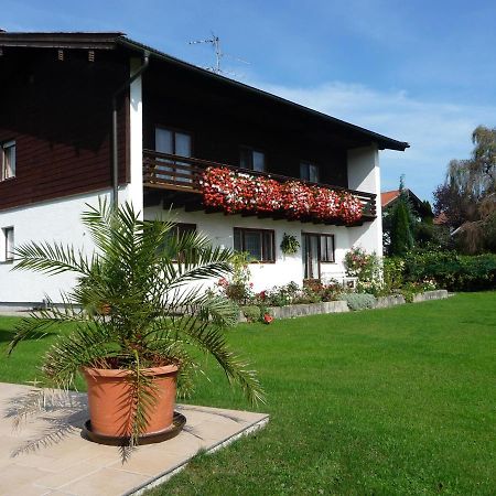 Ferienwohnung Wennesz 1 Chieming Exterior foto